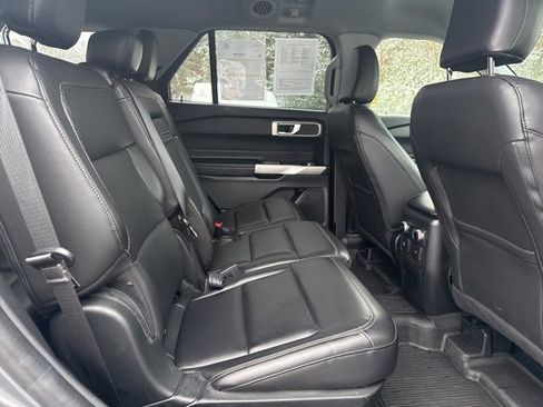 Certified 2022 Ford Explorer XLT w/ Equipment Group 202A image 30