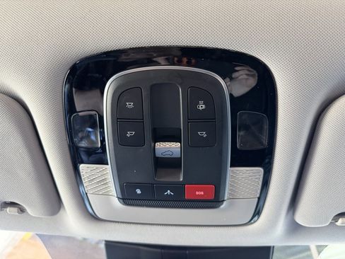 Used 2022 Hyundai Palisade SEL w/ Premium Package FWD image 30
