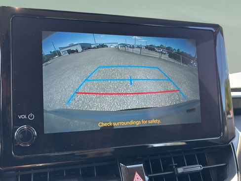 Used 2025 Toyota Corolla LE FWD image 19