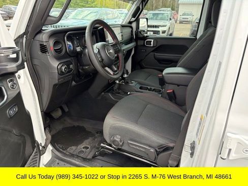 Used 2024 Jeep Wrangler Unlimited Rubicon w/ Technology Group AWD/4WD image 11