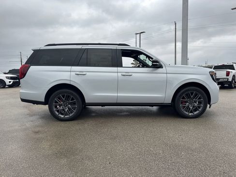New 2025 Ford Expedition Platinum w/ Stealth Performance Package image 8