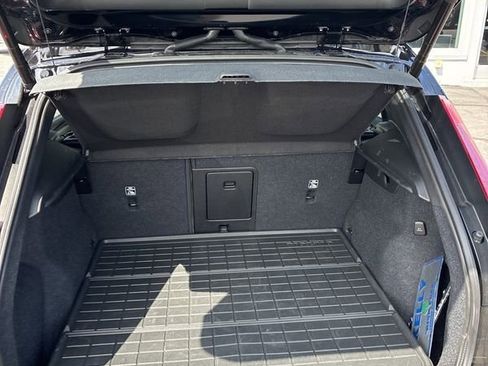 Used 2025 Volvo XC40 B5 Plus w/ Climate Package image 25