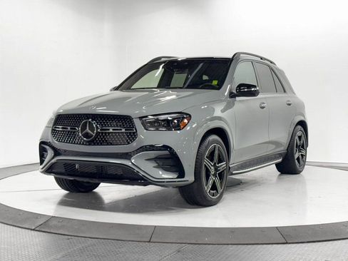 Used 2024 Mercedes-Benz GLE 450 4MATIC w/ AMG Line Exterior image 3