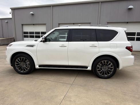 Used 2024 Nissan Armada Platinum w/ Captain's Chairs Package image 6