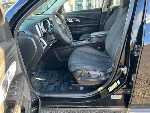 Used 2017 Chevrolet Equinox LS FWD image 20