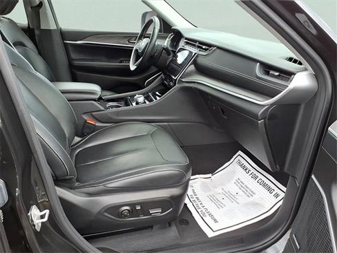 Used 2022 Jeep Grand Cherokee L Limited image 22