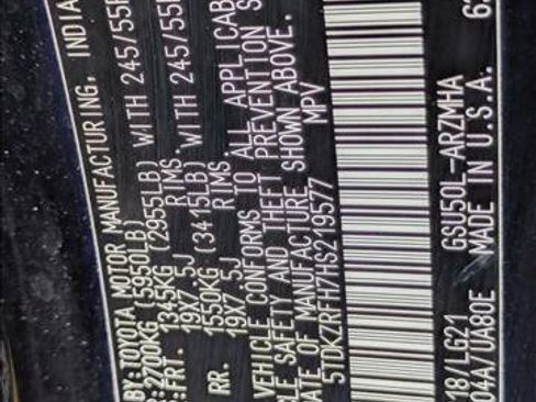 Used 2017 Toyota Highlander SE FWD image 24
