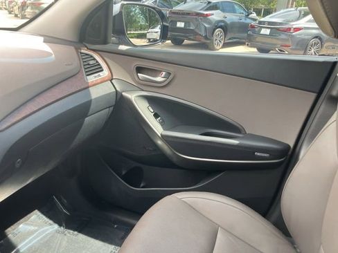 Used 2018 Hyundai Santa Fe Limited image 29