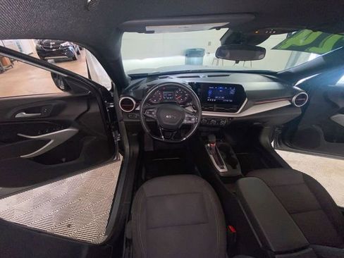 Used 2024 Chevrolet Trax RS w/ Driver Confidence Package FWD image 34