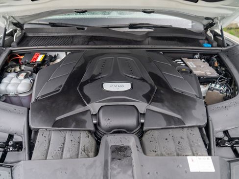 Used 2019 Porsche Cayenne S image 29