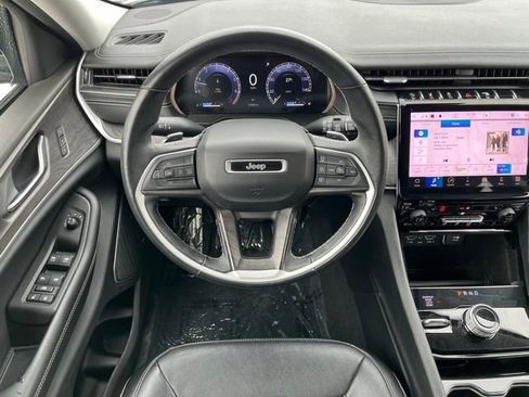 Used 2021 Jeep Grand Cherokee L Limited image 11