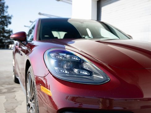Used 2023 Porsche Panamera 4 Platinum Edition image 13