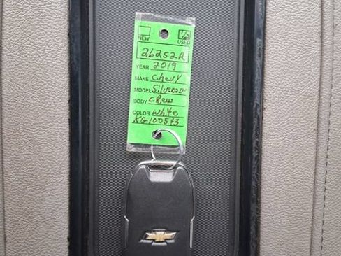 Used 2019 Chevrolet Silverado 1500 RST AWD/4WD image 16