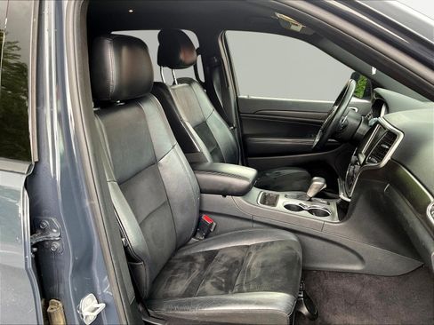 Used 2017 Jeep Grand Cherokee Altitude AWD/4WD image 28