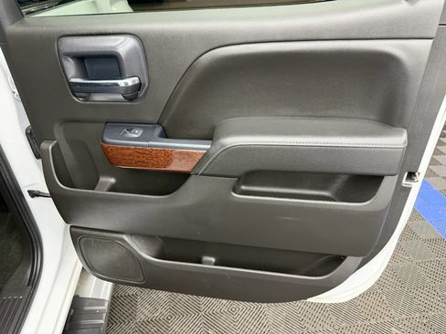 Used 2018 GMC Sierra 1500 SLT w/ SLT Premium Package AWD/4WD image 9