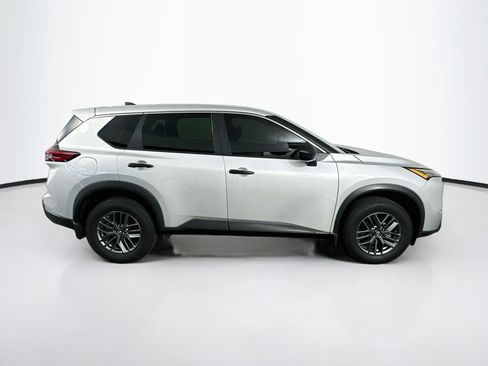 Used 2024 Nissan Rogue S FWD image 10