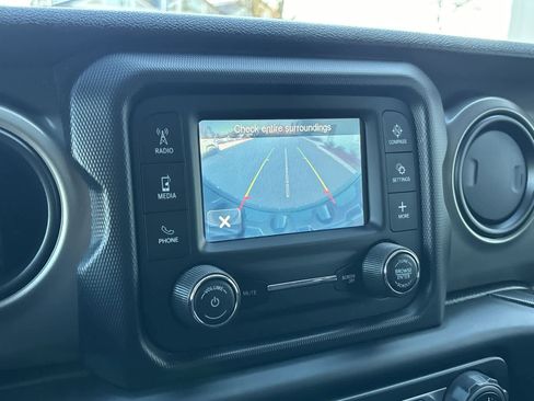 Used 2018 Jeep Wrangler Unlimited Sport image 22