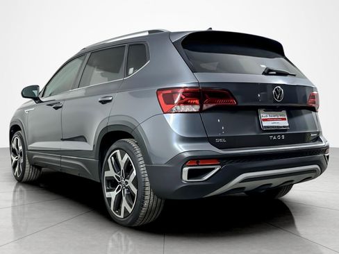 Used 2022 Volkswagen Taos SEL w/ Panoramic Sunroof Package image 3