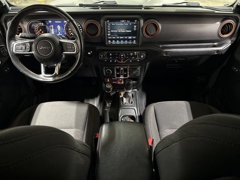 Used 2023 Jeep Gladiator Mojave w/ LED Lighting Group AWD/4WD image 10