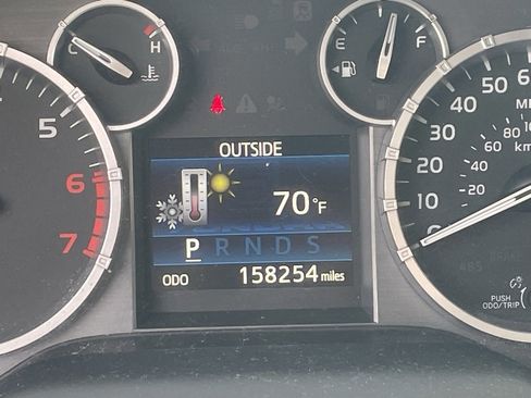 Used 2014 Toyota Tundra SR5 image 9