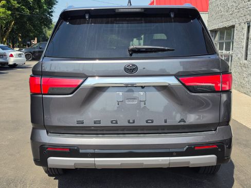 Used 2024 Toyota Sequoia Limited w/ Tow Technology Package AWD/4WD image 8
