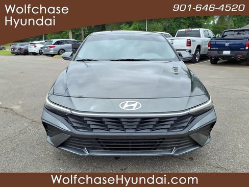 Used 2024 Hyundai Elantra SEL FWD image 8