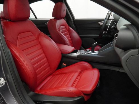 Used 2024 Alfa Romeo Giulia Veloce image 46