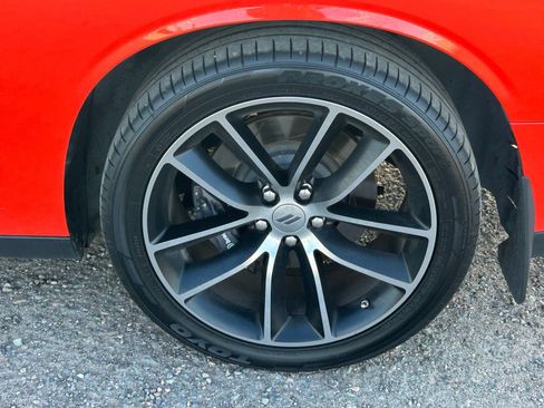 Used 2018 Dodge Challenger R/T Scat Pack RWD image 9