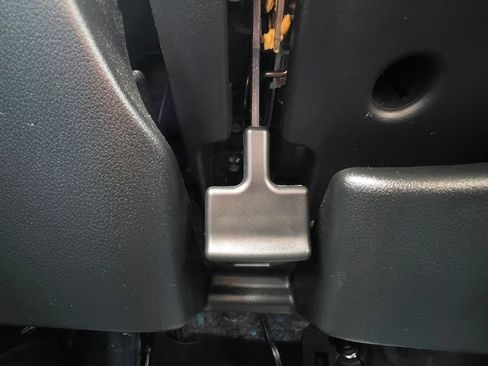 Used 2016 Honda CR-V LX image 19