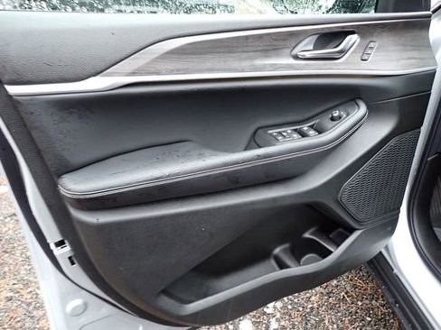 New 2025 Jeep Grand Cherokee Limited AWD/4WD image 16