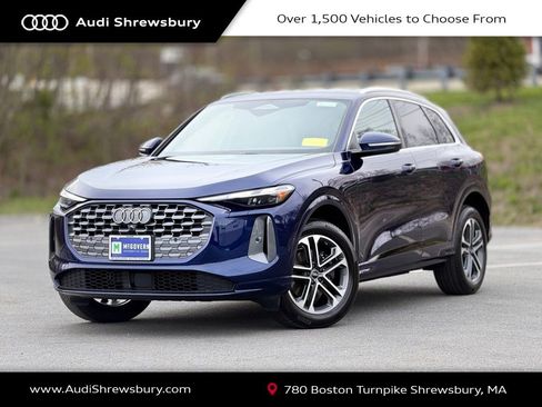 Used 2025 Audi Q5 Premium w/ Convenience Package AWD/4WD image 1