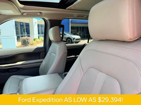 Used 2019 Ford Expedition Limited w/ Equipment Group 301A RWD image 16