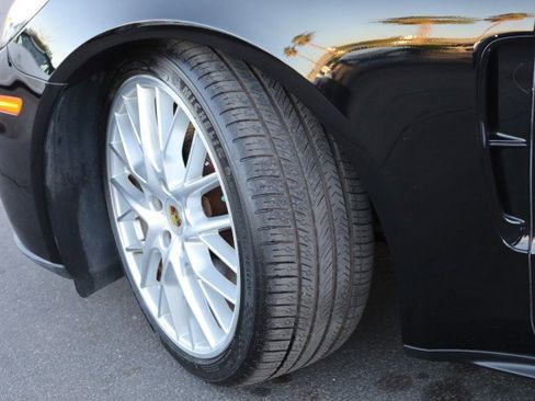 Used 2017 Porsche Panamera image 54