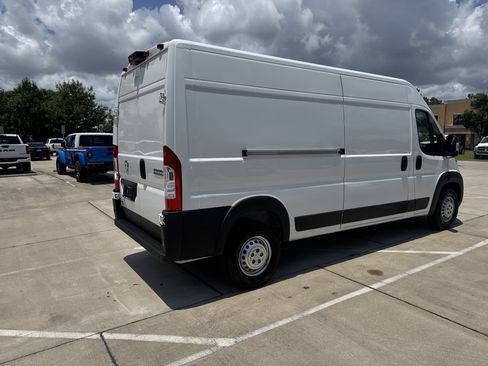 Used 2025 RAM ProMaster 2500 w/ Convenience Group FWD image 9