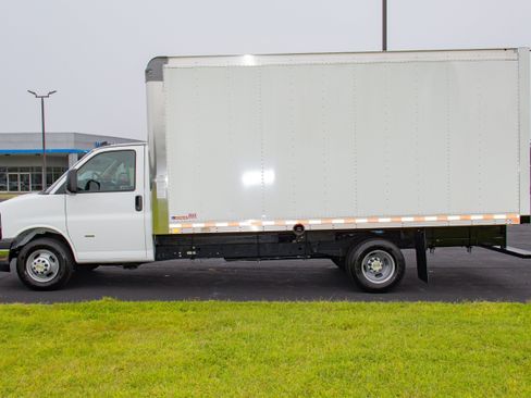 New 2025 Chevrolet Express 3500 w/ Power Convenience Package image 7