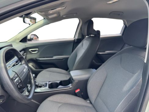 Used 2025 Kia K4 FWD image 9