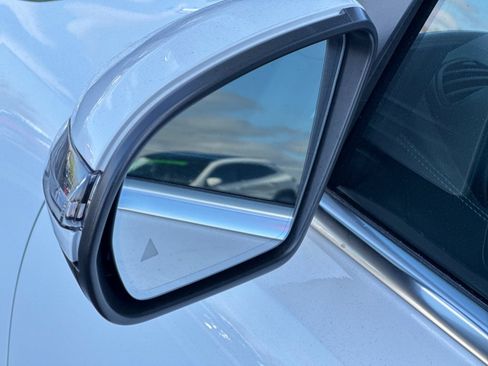 Certified 2026 Mercedes-Benz GLB 250 image 10