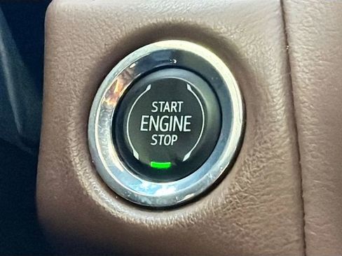 Used 2023 Chevrolet Tahoe High Country w/ Advanced Technology Package image 38