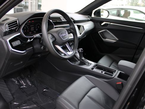 Certified 2025 Audi Q3 2.0T Premium Plus w/ Premium Plus Package AWD/4WD image 15