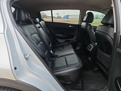Used 2018 Kia Sportage EX image 19