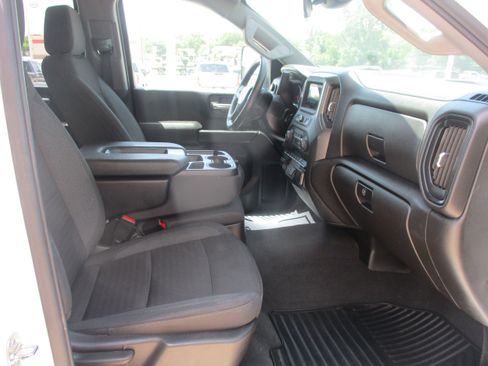 Used 2025 Chevrolet Silverado 2500 Custom w/ Custom Convenience Package AWD/4WD image 11