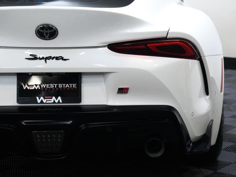 Used 2021 Toyota Supra w/ Safety & Technology Package RWD image 16
