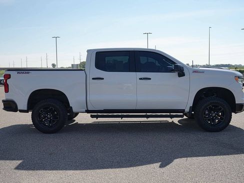 Used 2025 Chevrolet Silverado 1500 LT Trail Boss w/ Convenience Package II AWD/4WD image 5
