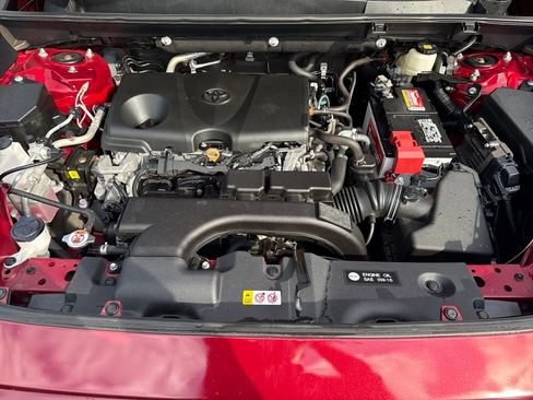 Used 2021 Toyota RAV4 XLE image 25