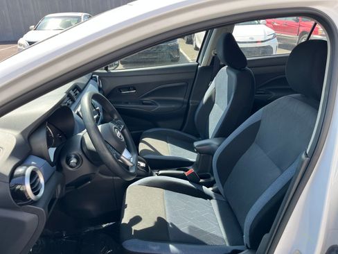 Used 2025 Nissan Versa SV FWD image 35