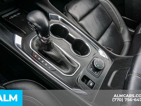 Used 2023 Chevrolet Traverse LT AWD/4WD image 48