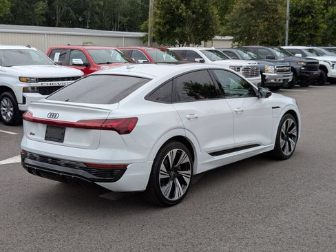 Used 2024 Audi Q8 e-tron Prestige w/ Prestige Package AWD/4WD image 3