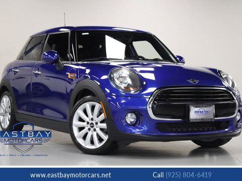 Used 2019 MINI Cooper 4-Door Hardtop image 1