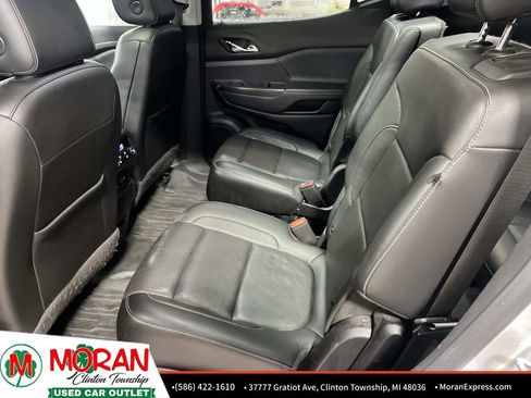 Used 2020 GMC Acadia SLT w/ Driver Alert Package II image 13