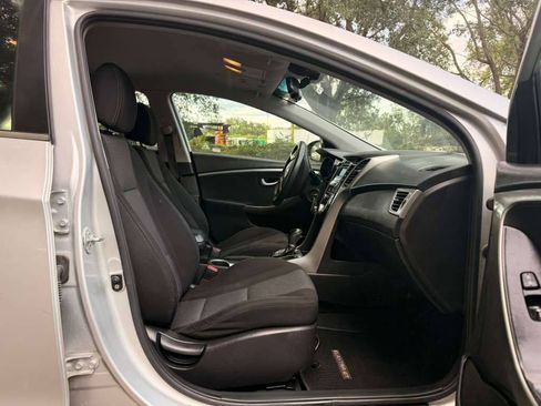 Used 2013 Hyundai Elantra GT FWD image 12